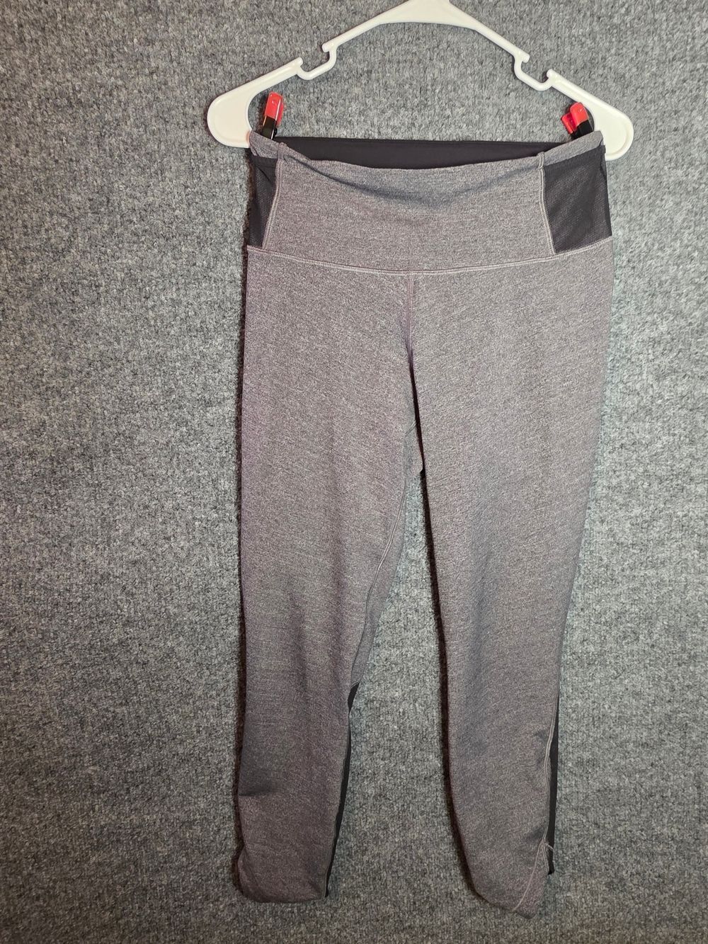 Lululemon Gray Black Colorblock Cropped Leggings Women’s Estimated Size 8 Mesh